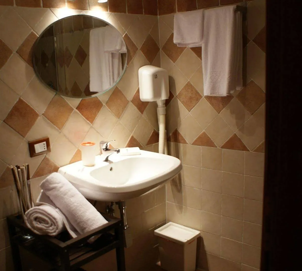 ** Hotel Guesthouse Montebello47 Rome Italy